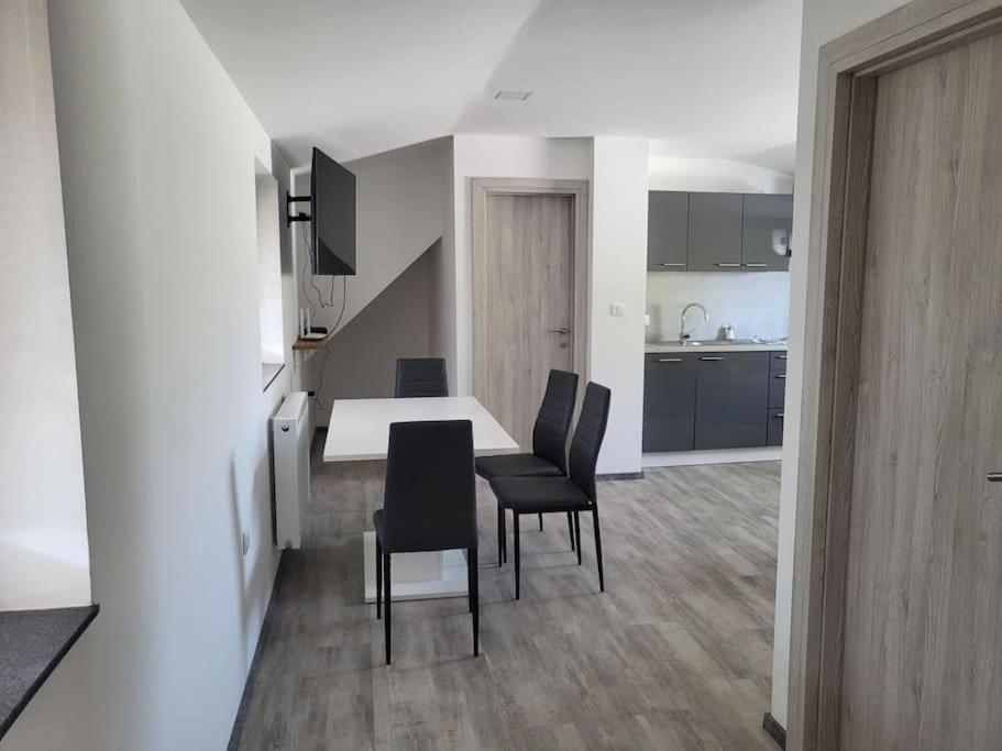 Jack Apartments 马里博尔 外观 照片